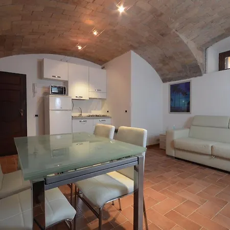 Sarzana House *
