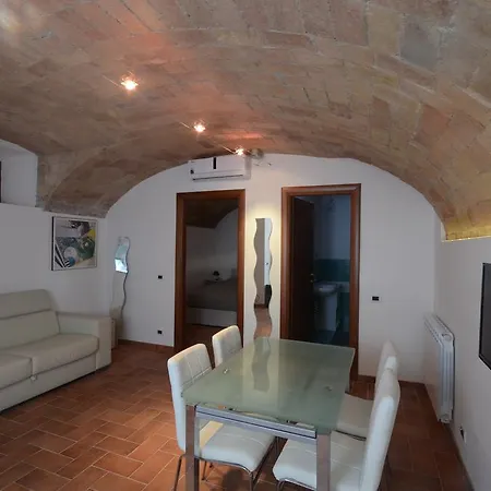 Sarzana House *